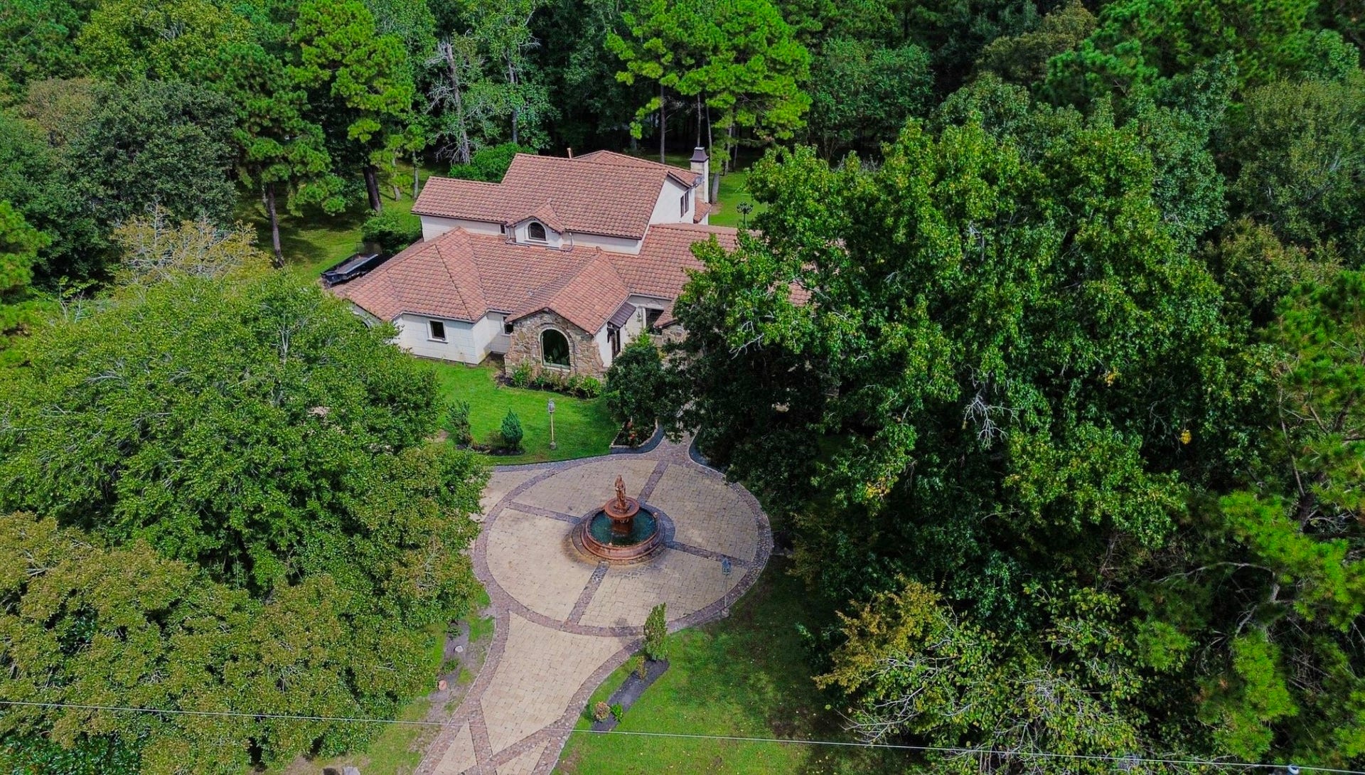 - A peaceful escape surrounded by natural beauty!