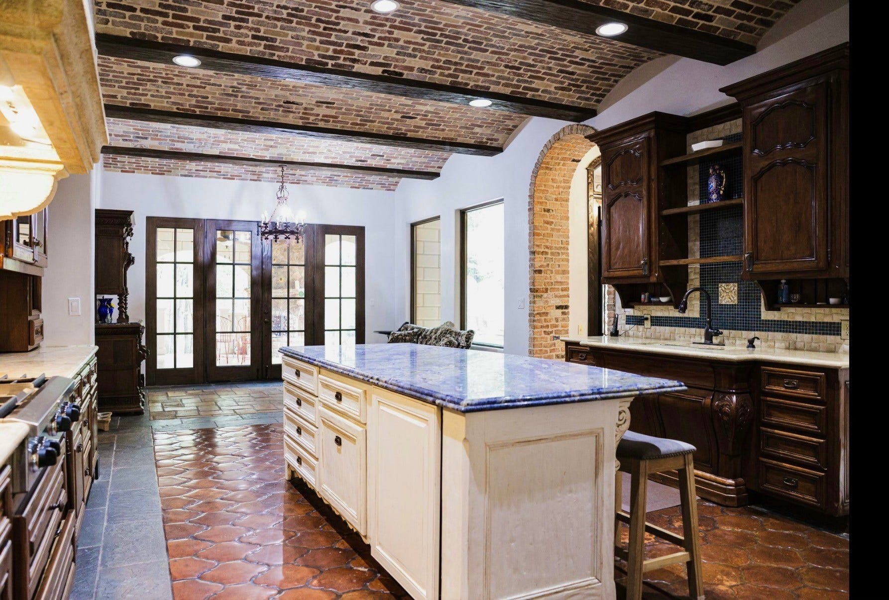 Elegant living with Mediterranean flair