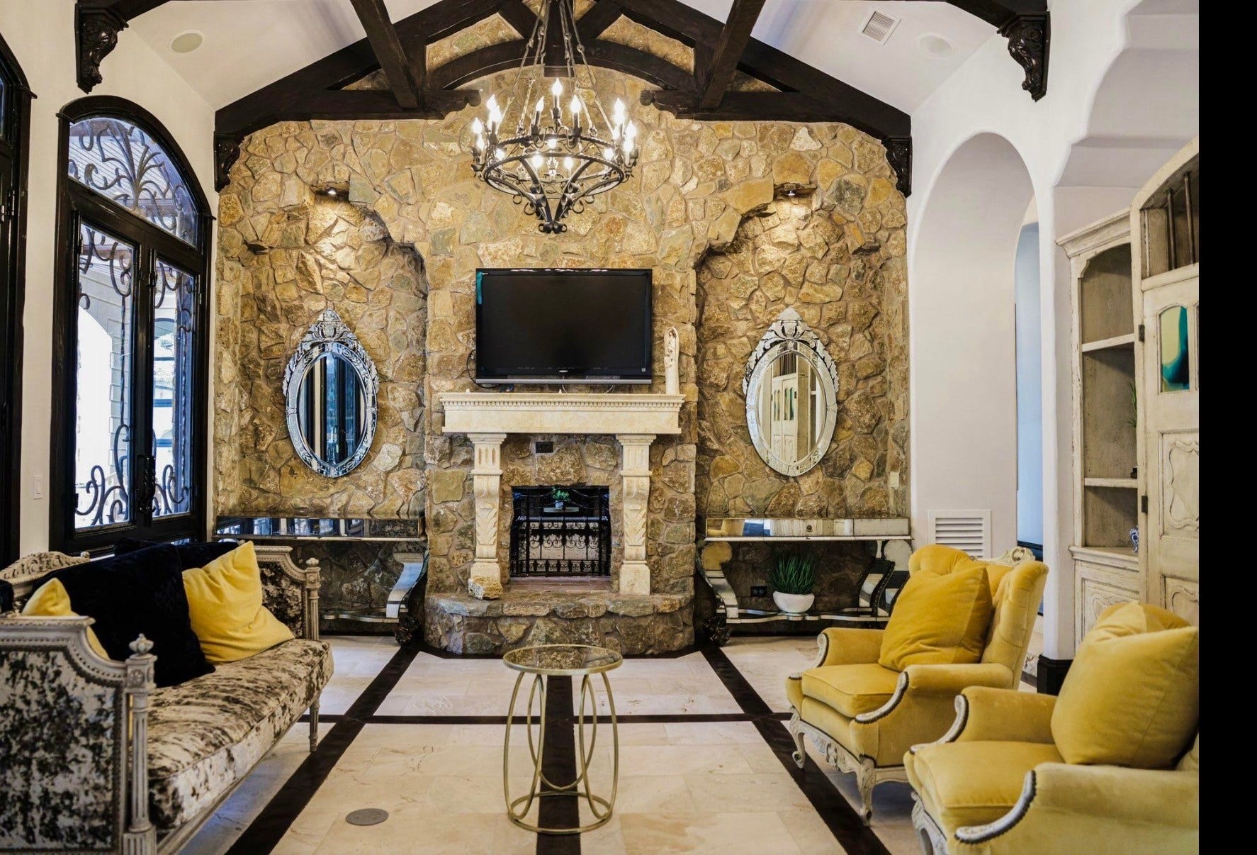 Warm tones and timeless details!