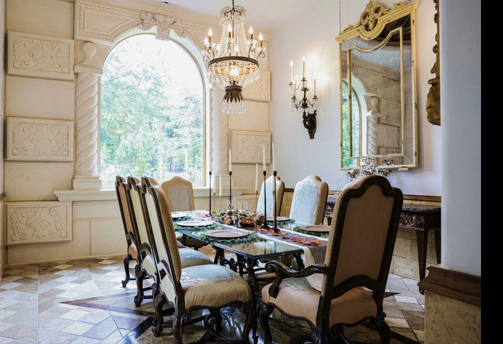 An elegant setting for every occasion!