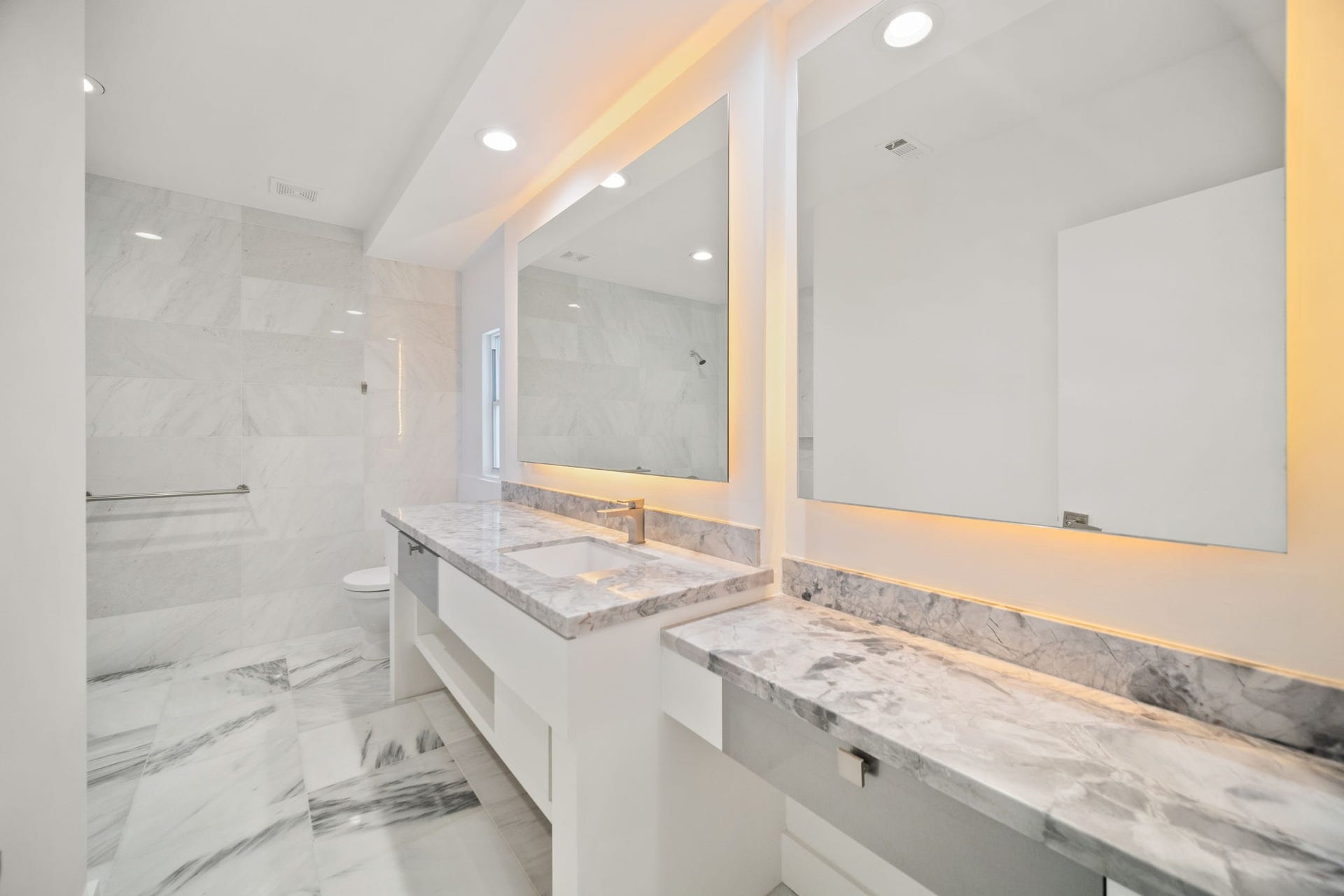 2120 Southgate Boulevard, Houston, TX 77030 With Marble Vanity!