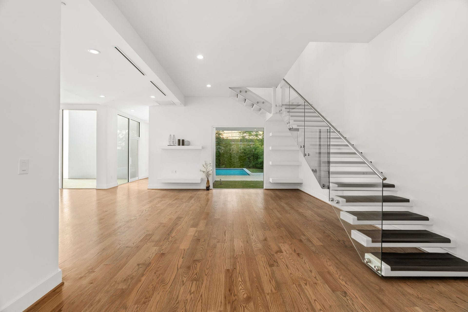 2120 Southgate Boulevard, Houston, TX 77030 Uniquely designed floating Steel Staircase!
