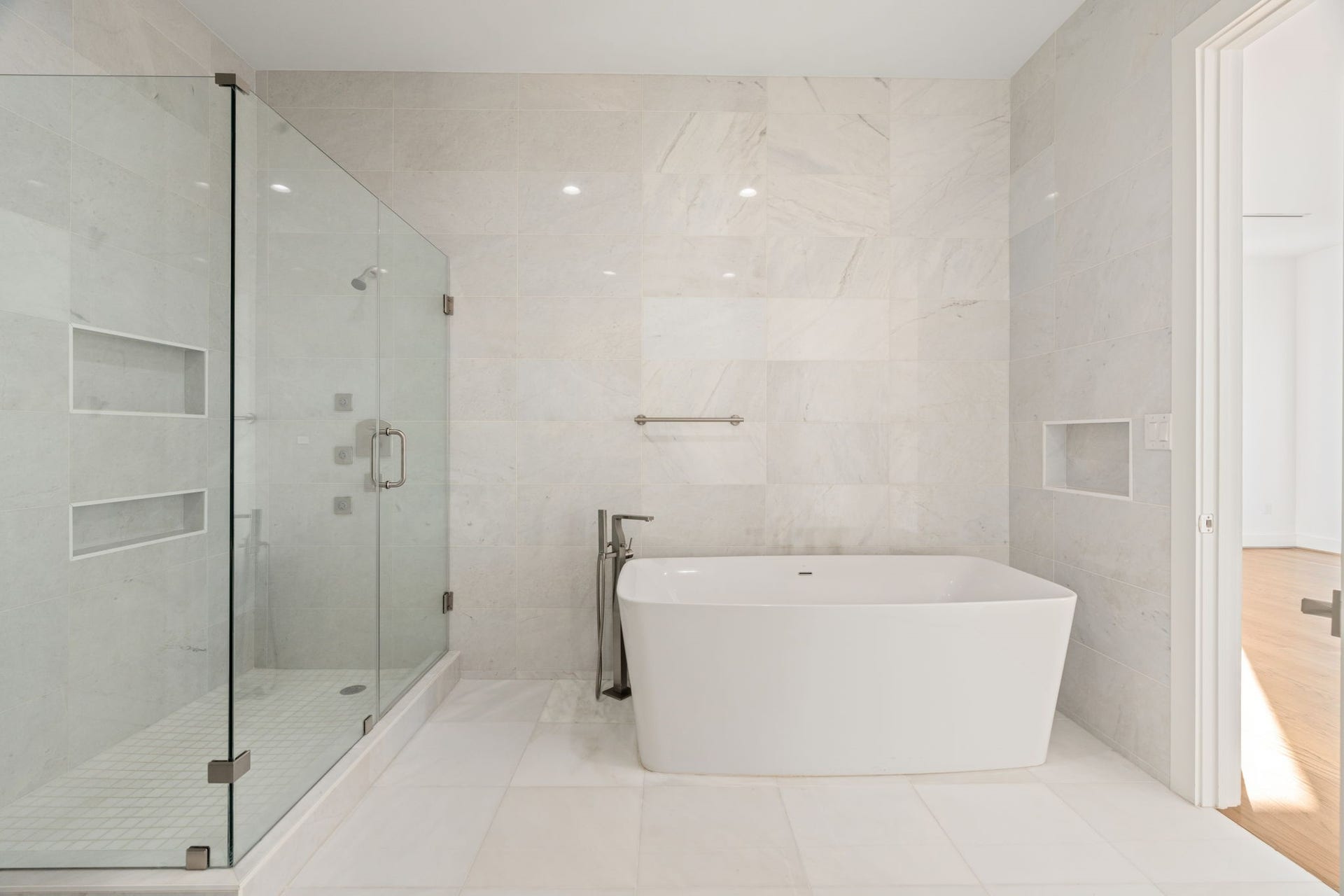 2120 Southgate Boulevard, Houston, TX 77030 Luxurious Prime marble bath with soaking tub, standing shower