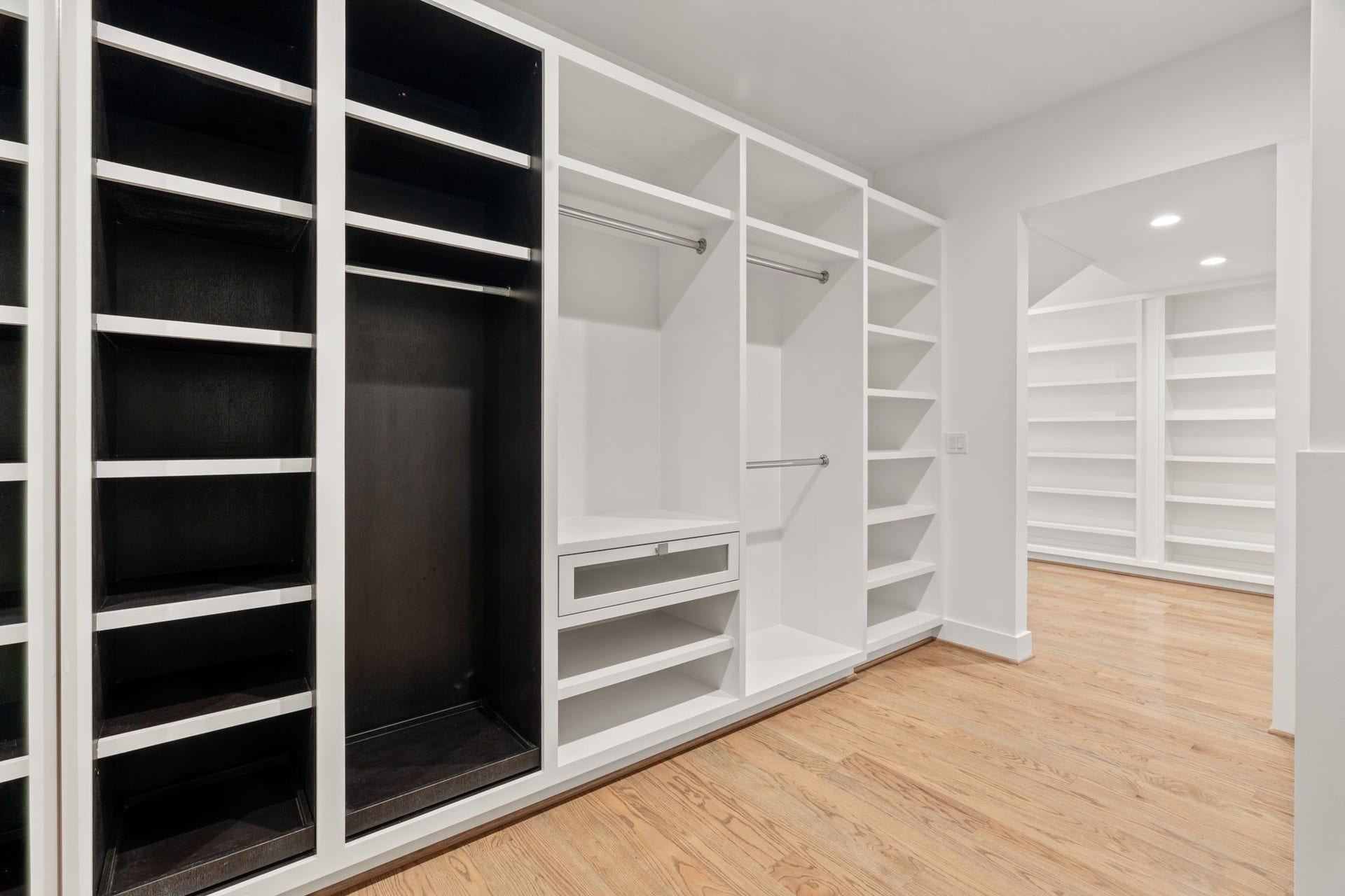 2120 Southgate Boulevard, Houston, TX 77030 Expansive Executive Closet - Prime Bedroom
