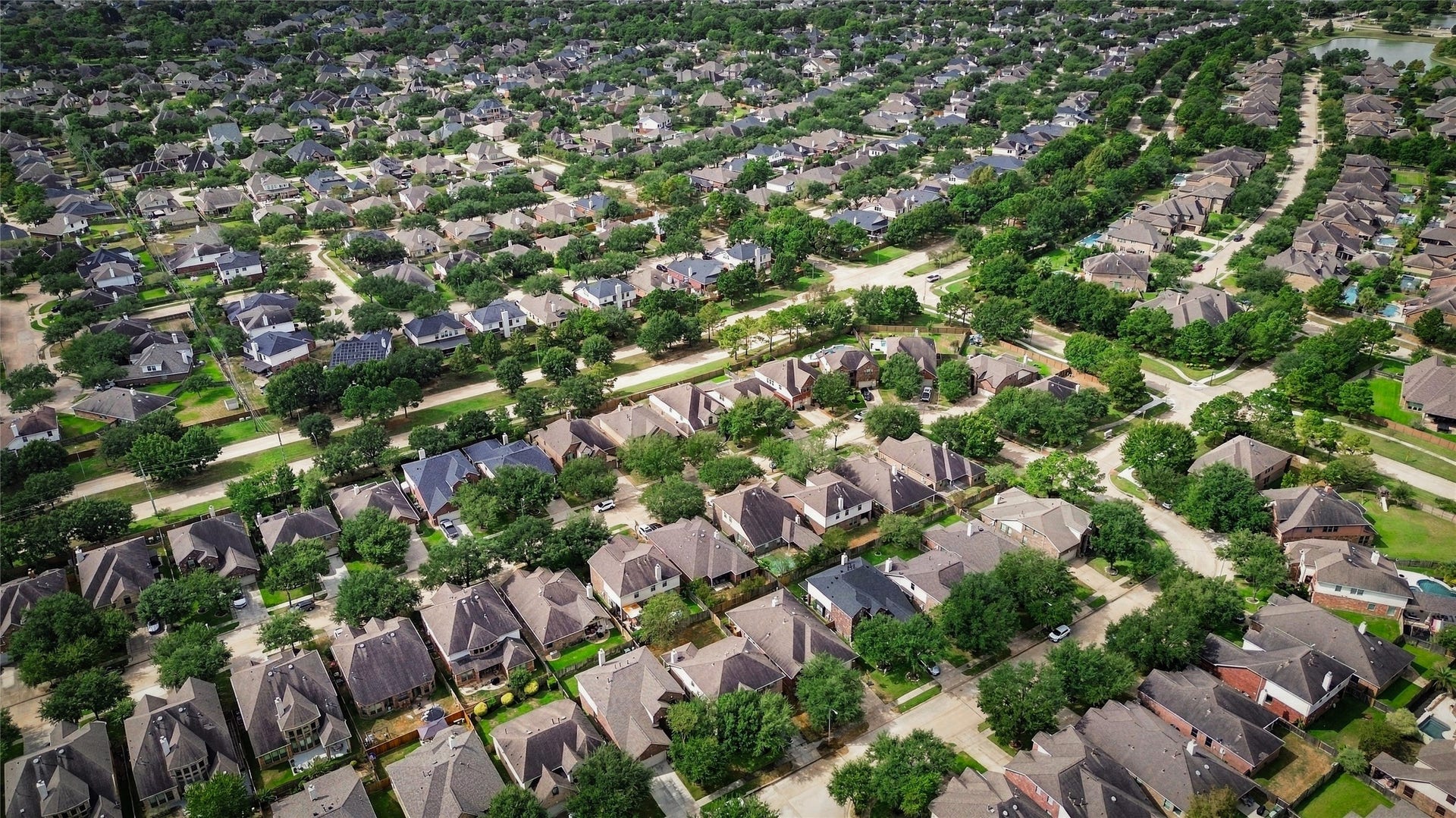 20815 S Blue Hyacinth Drive, Cypress, TX 77433 An expansive aerial view showcases the home within a beautifully established residential community.