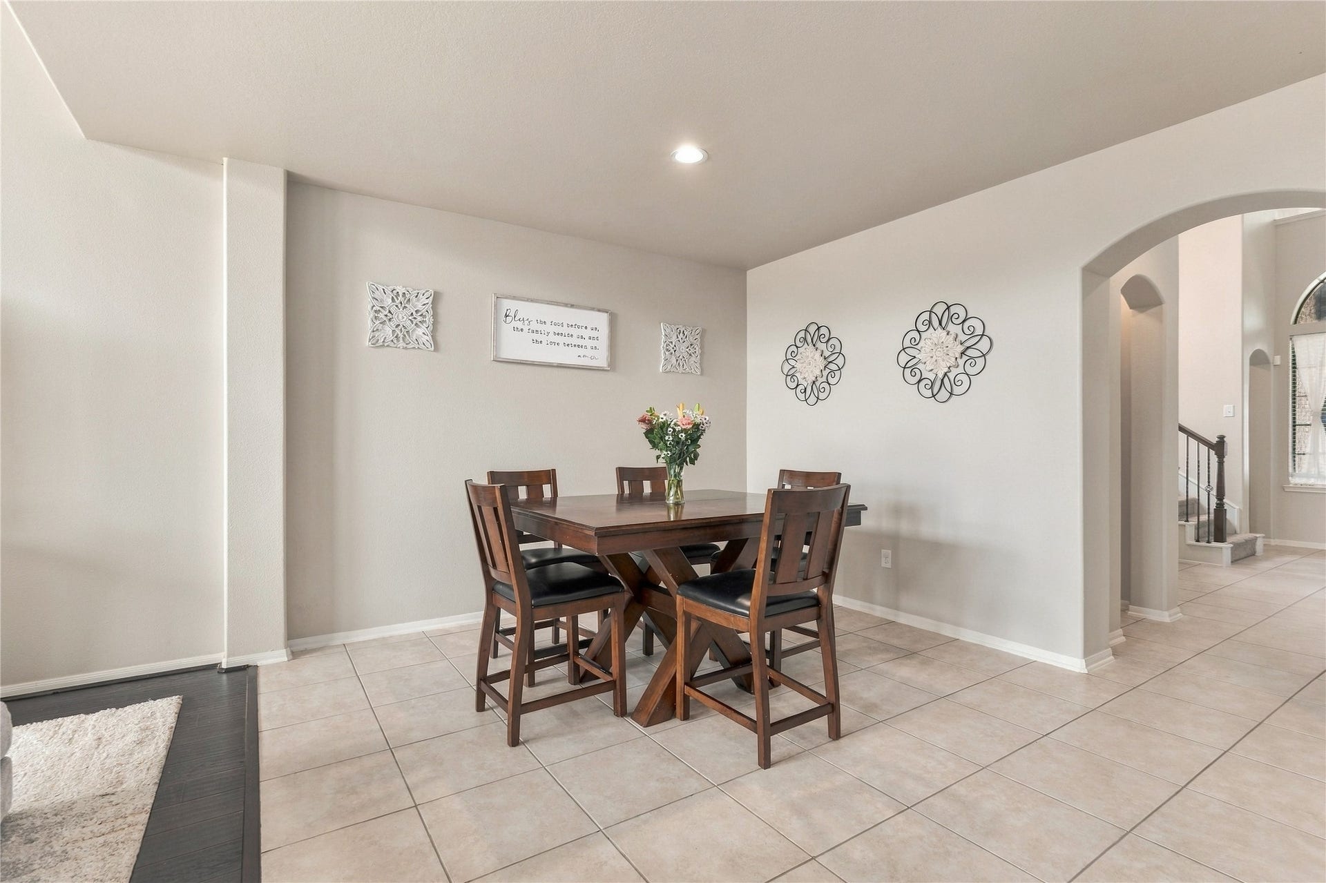 20815 S Blue Hyacinth Drive, Cypress, TX 77433 The dining area sits right beside the kitchen with plenty of room for a full-size table and easy access to both the kitchen and backyard.