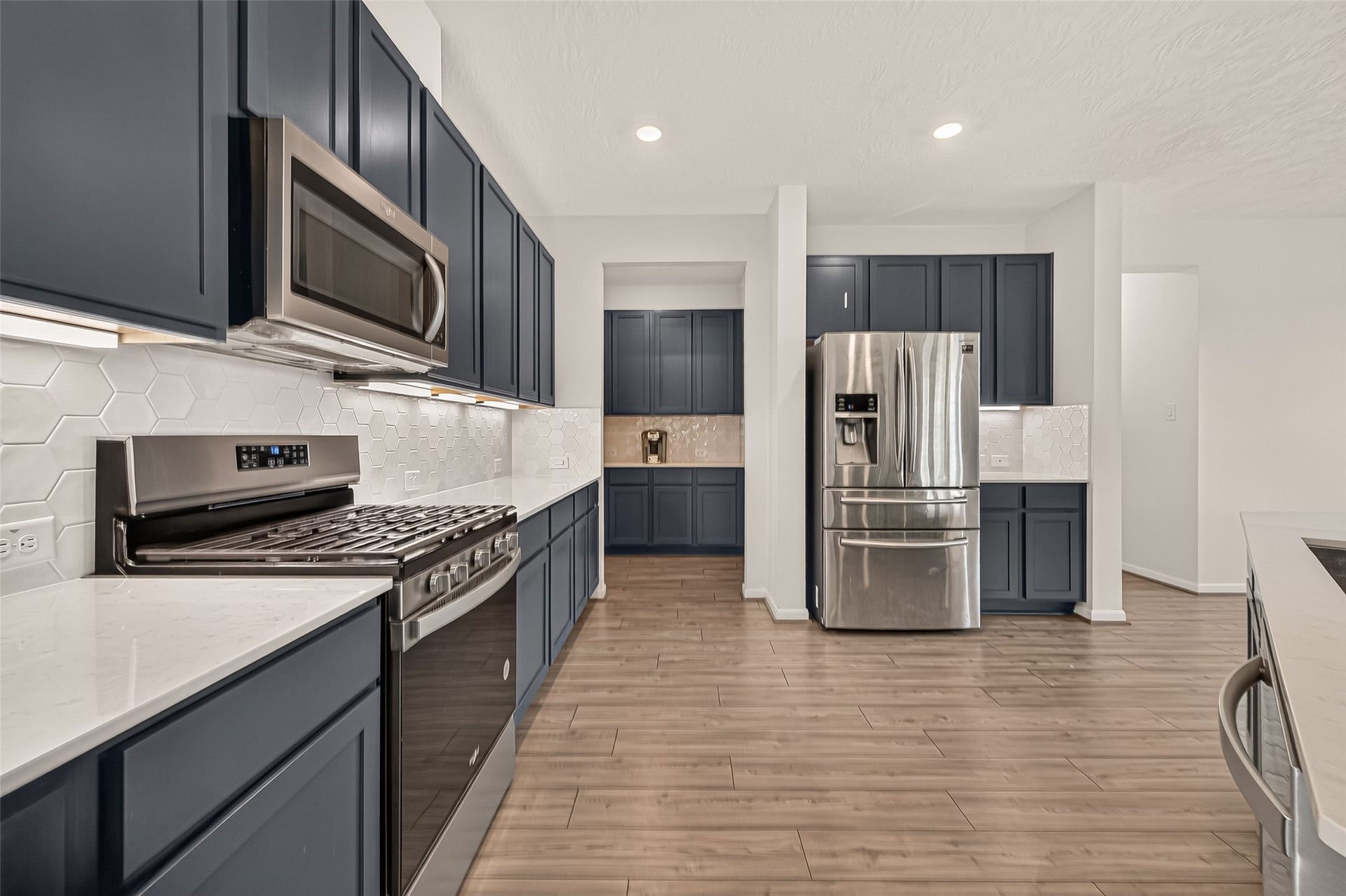 12939 Basswood Summit Drive, Houston, TX 77044 12939 Basswood Summit Drive, Houston, TX 77044