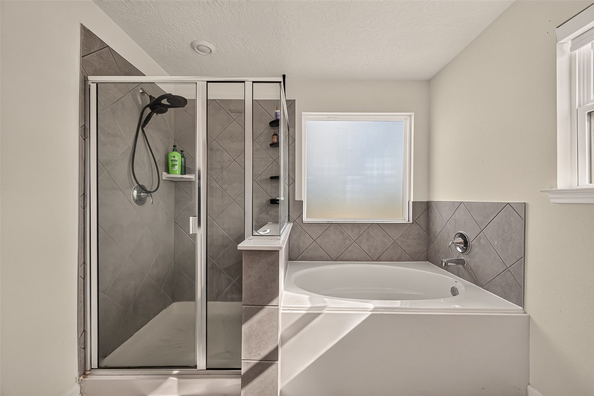 12939 Basswood Summit Drive, Houston, TX 77044 12939 Basswood Summit Drive, Houston, TX 77044
