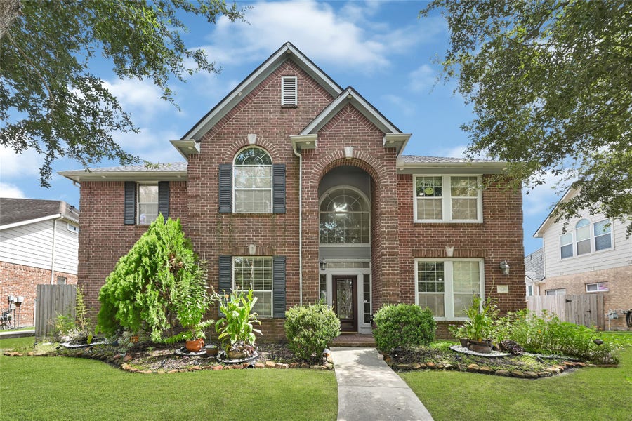Property photo for 13911 Blue Vista Drive, Sugar Land, TX