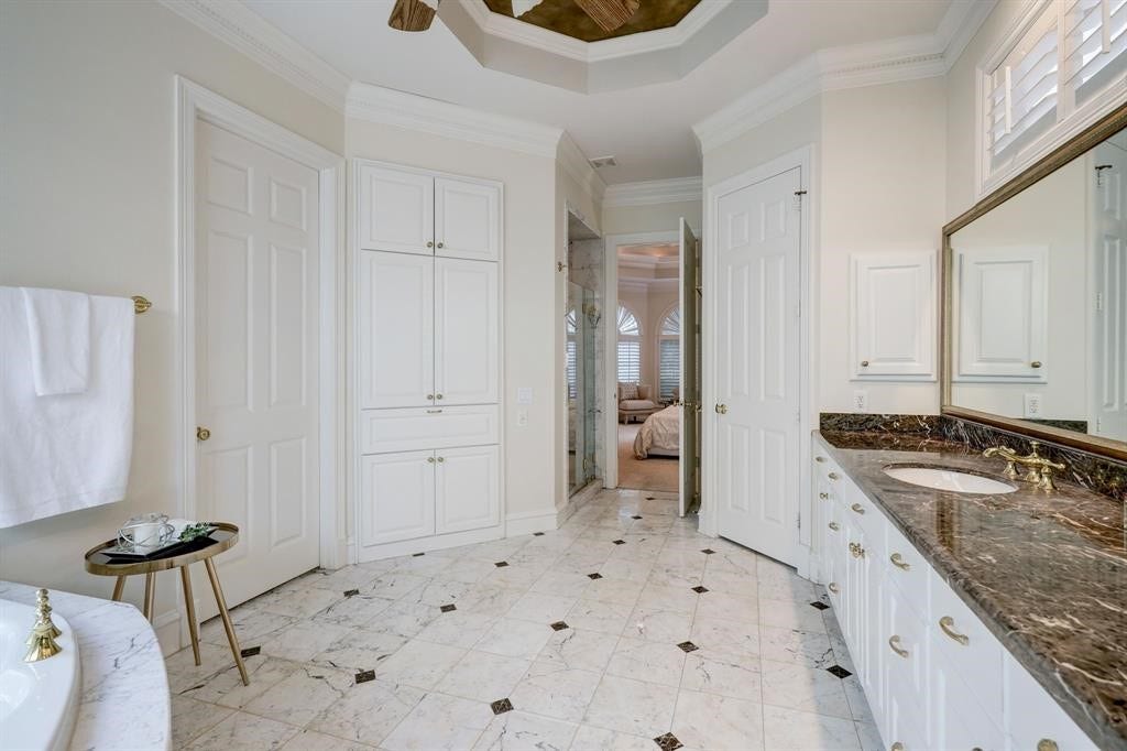 4951 Tilbury Estates Drive, Houston, TX 77056