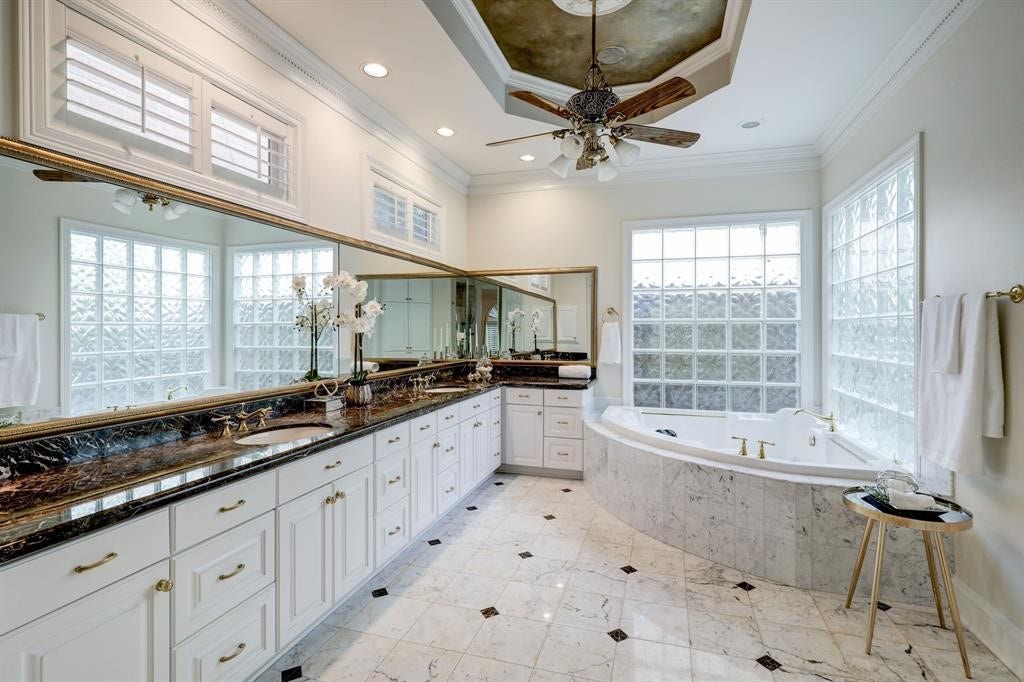 4951 Tilbury Estates Drive, Houston, TX 77056