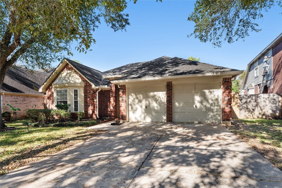 Property photo for 4626 Plantation Creek Drive, Missouri City, TX