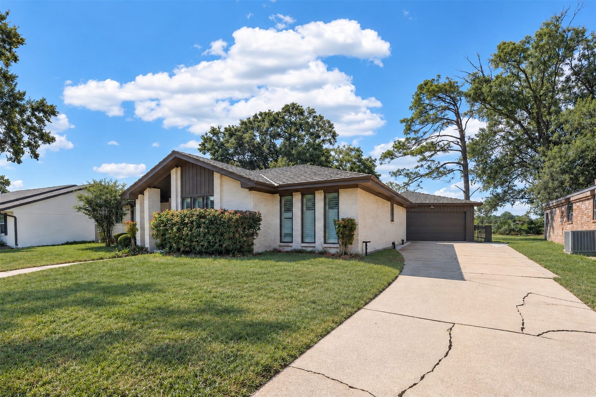 15318 Torry Pines Road, Houston, TX 77062 15318 Torry Pines Road, Houston, TX 77062