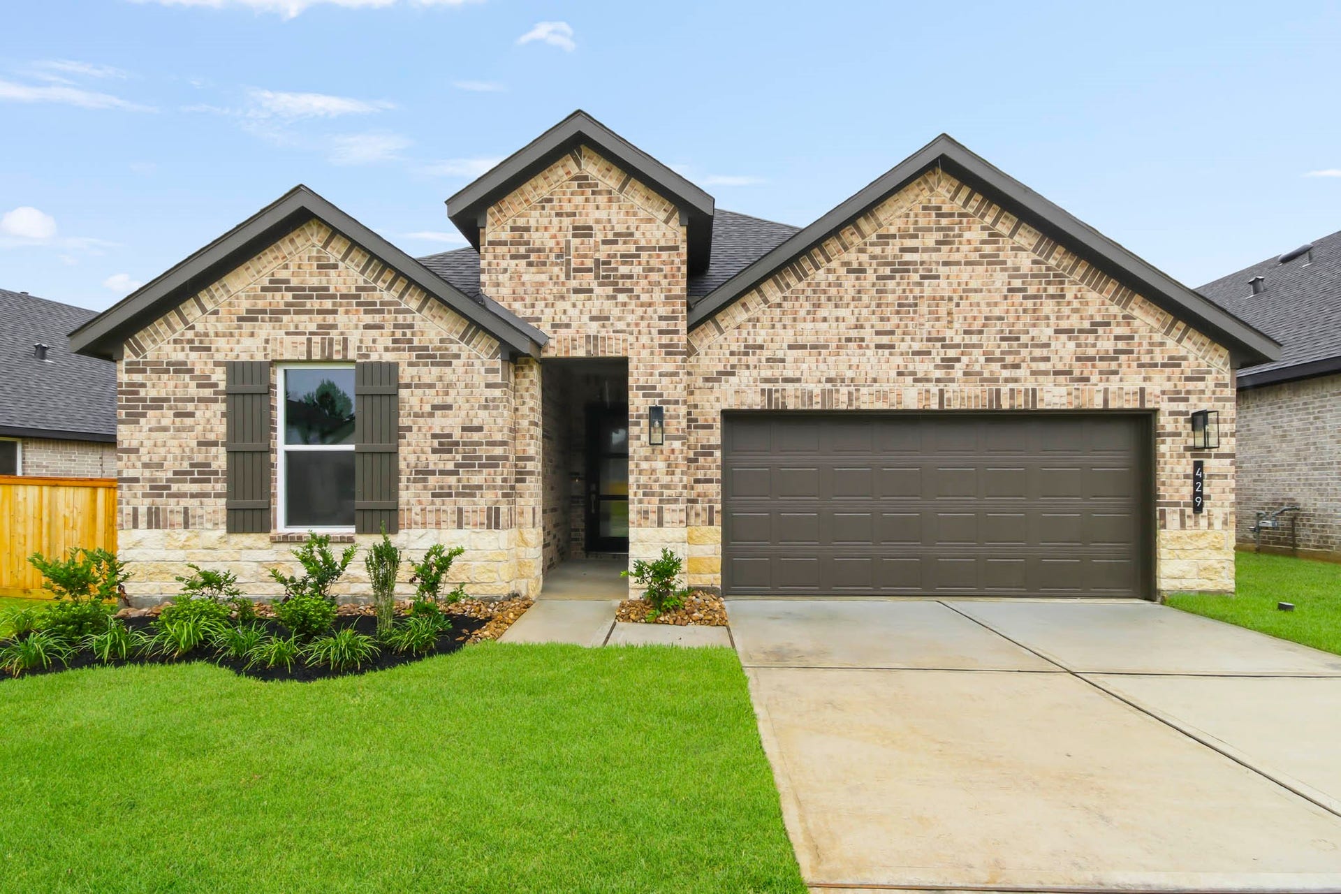 429 Summerset Landing Court, Conroe, TX 77304 429 Summerset Landing Court, Conroe, TX 77304