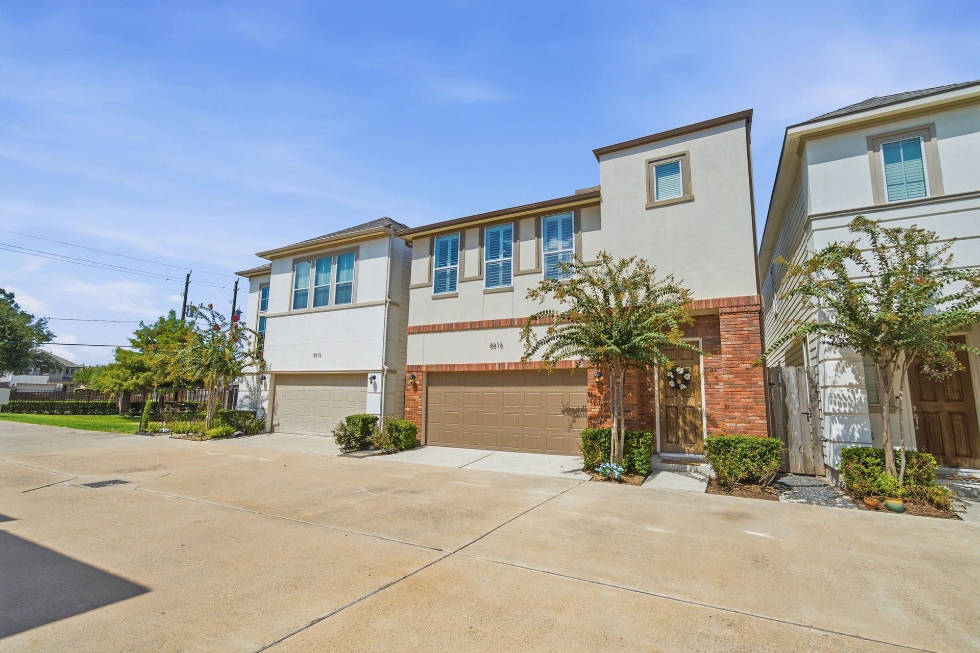 8816 Hollister Square Court, Houston, TX 77080 8816 Hollister Square Court, Houston, TX 77080