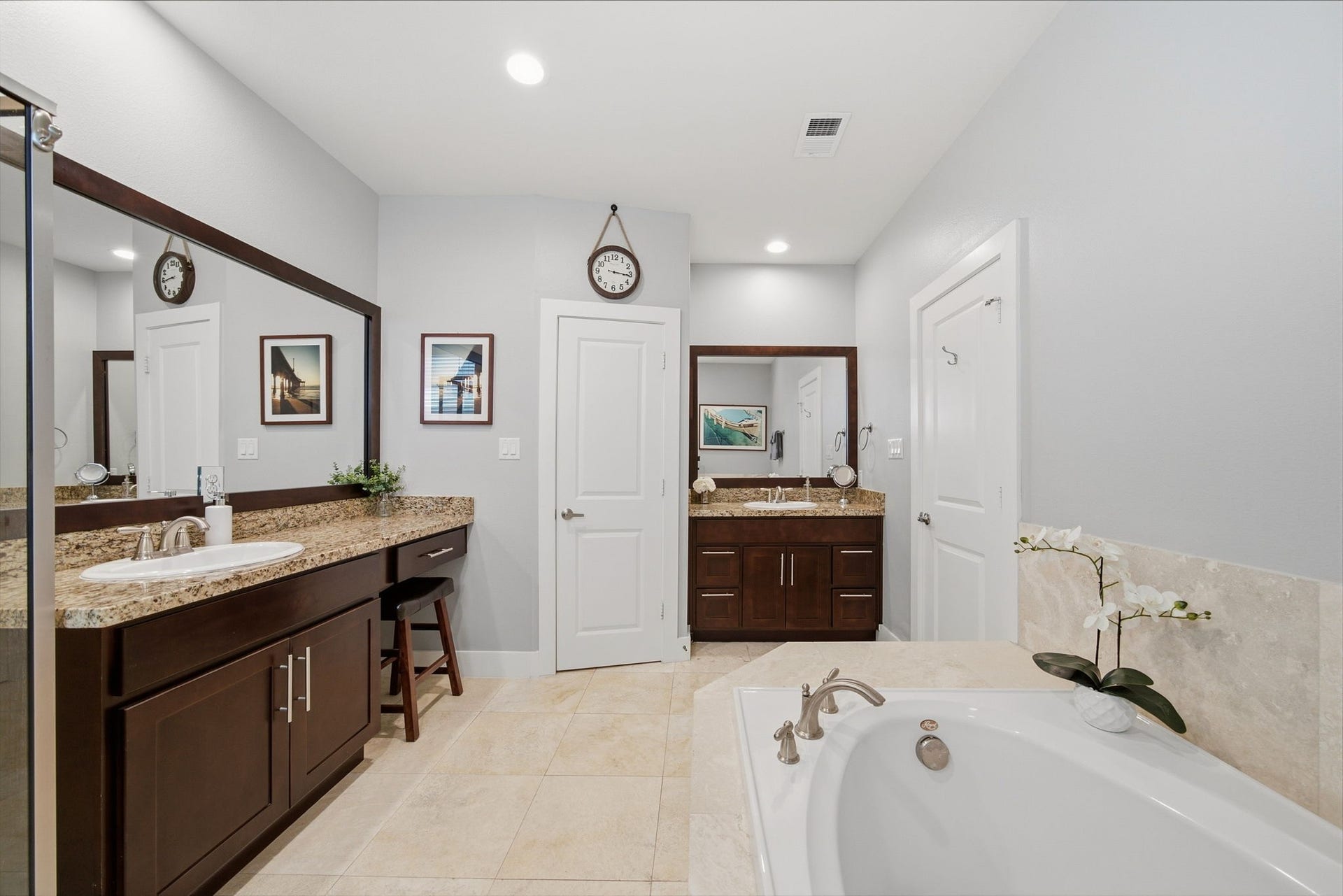 8816 Hollister Square Court, Houston, TX 77080 8816 Hollister Square Court, Houston, TX 77080