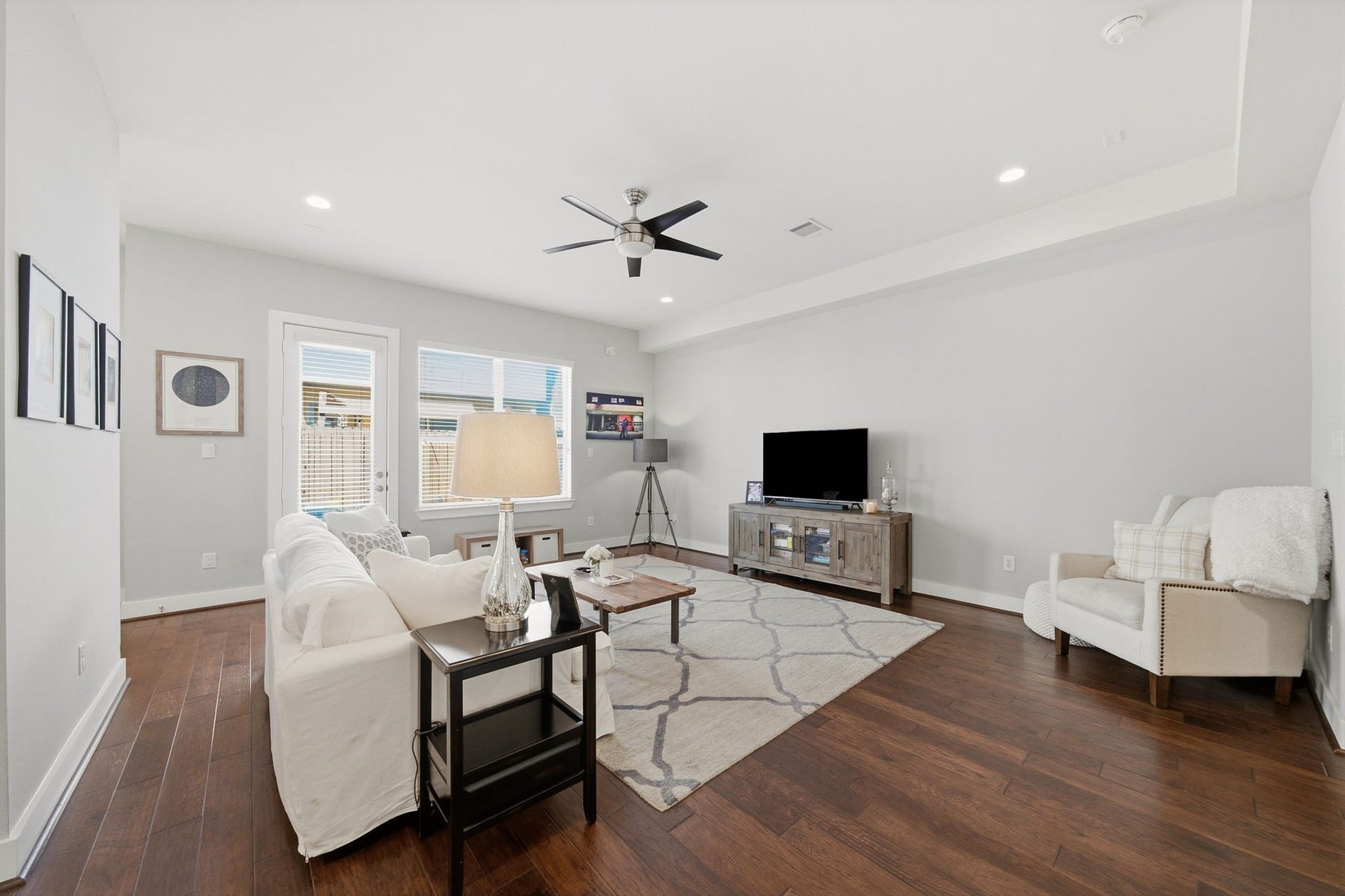 8816 Hollister Square Court, Houston, TX 77080 8816 Hollister Square Court, Houston, TX 77080