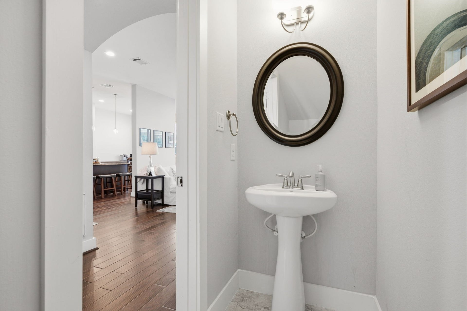 8816 Hollister Square Court, Houston, TX 77080 8816 Hollister Square Court, Houston, TX 77080