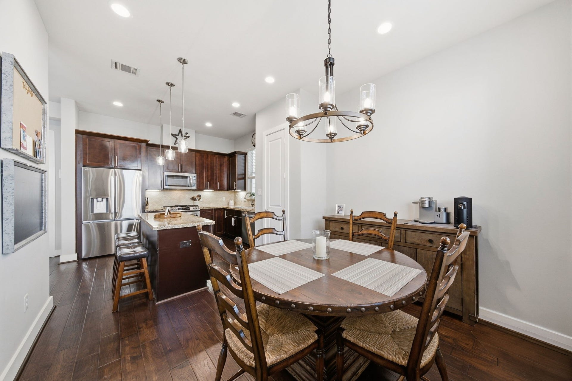 8816 Hollister Square Court, Houston, TX 77080 8816 Hollister Square Court, Houston, TX 77080