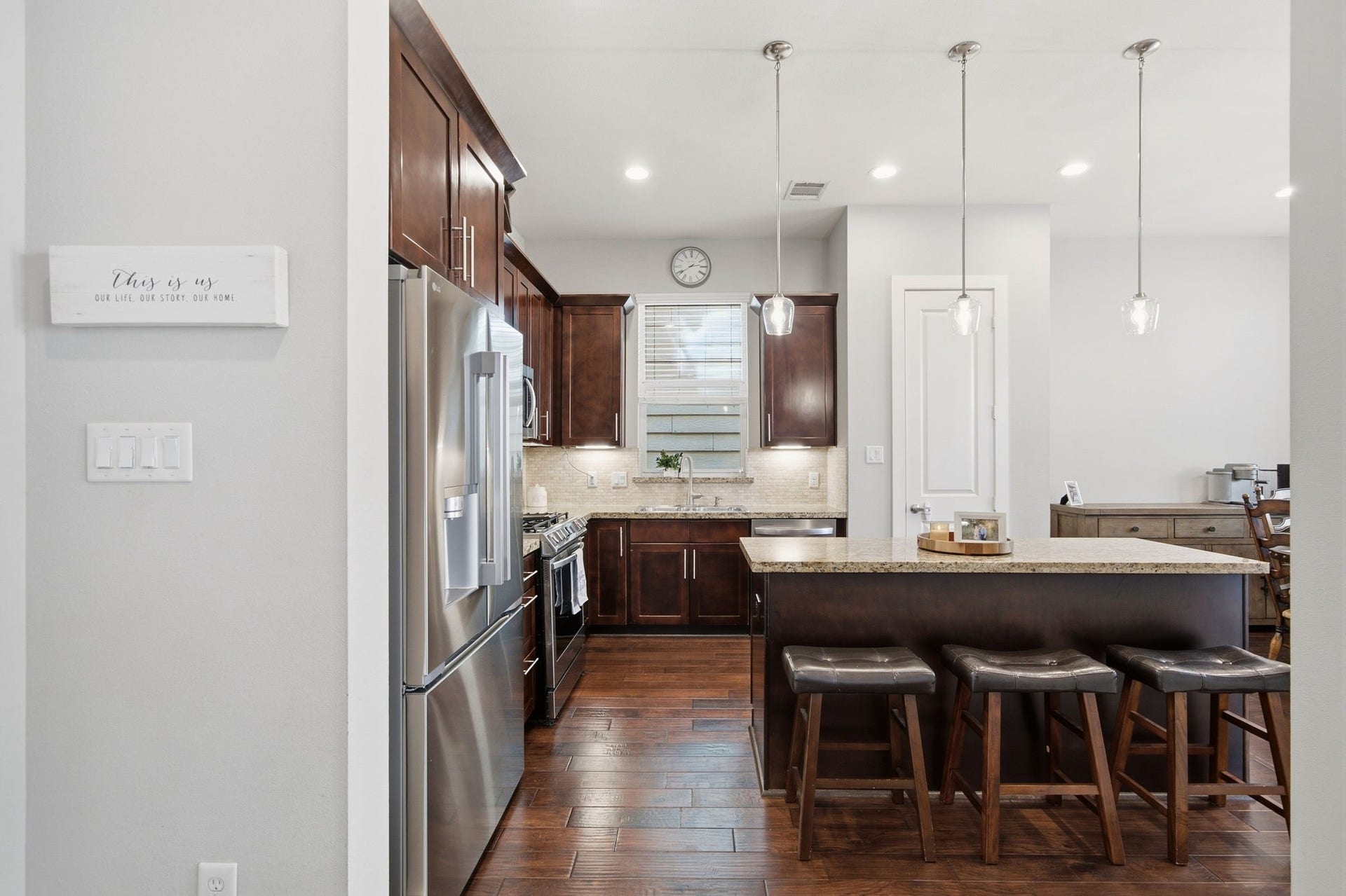 8816 Hollister Square Court, Houston, TX 77080 8816 Hollister Square Court, Houston, TX 77080