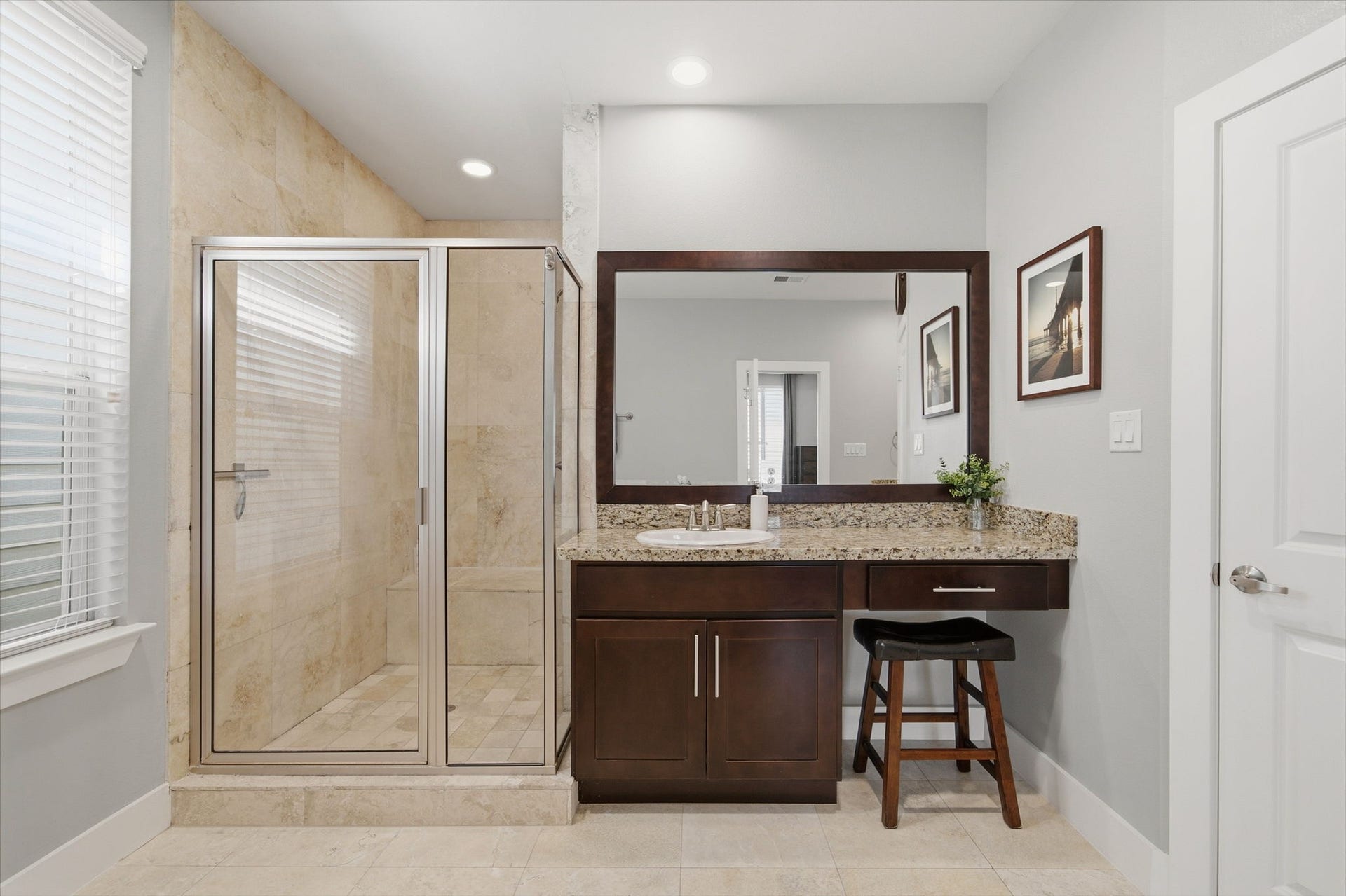 8816 Hollister Square Court, Houston, TX 77080 8816 Hollister Square Court, Houston, TX 77080
