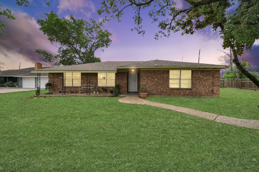 Property photo for 615 Barbara Mae Street, Houston, TX
