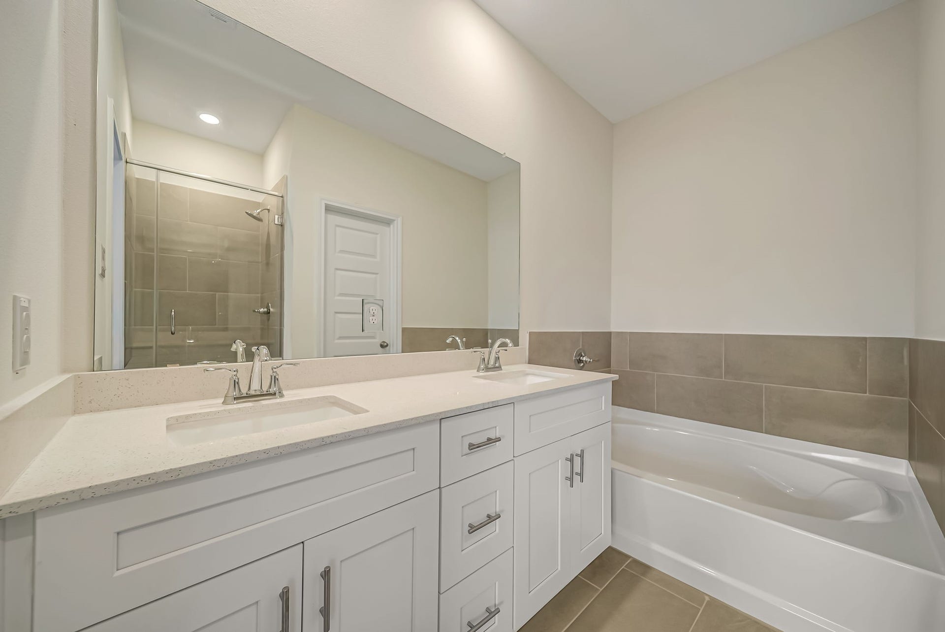20646 Dynamic Court, Humble, TX 77338 Owner's Retreat ensuite bath