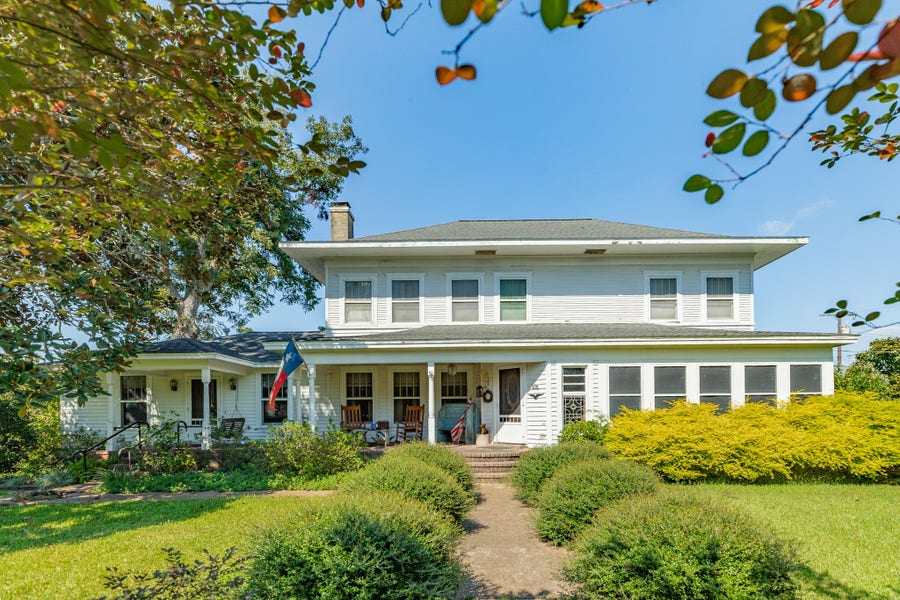 Property photo for 406 W Washington Street, Brazoria, TX