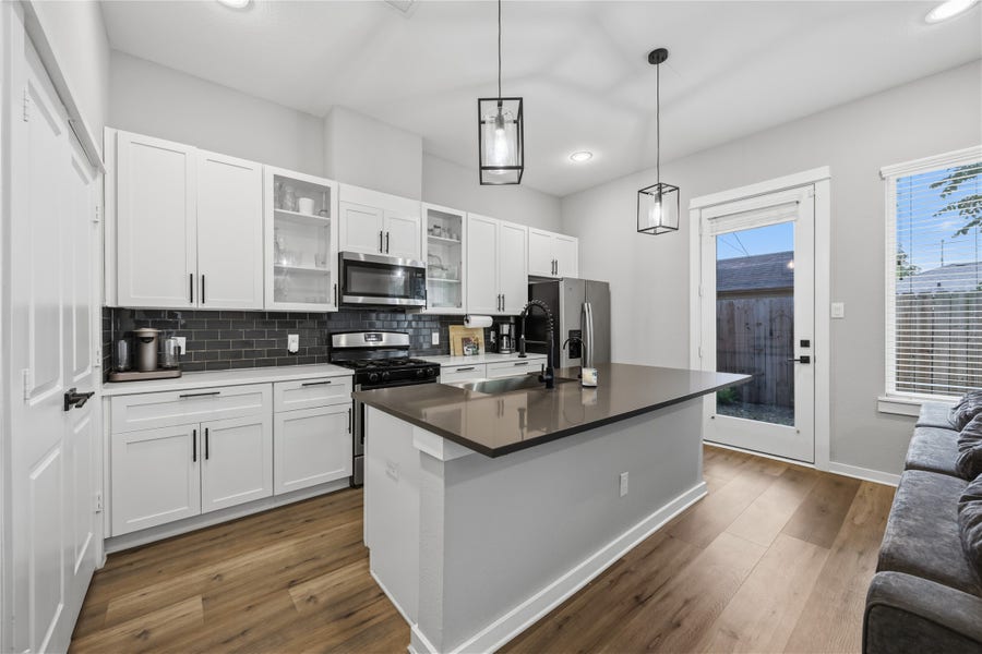 Property photo for 6723 PARKER OAKS LANE, Houston, TX