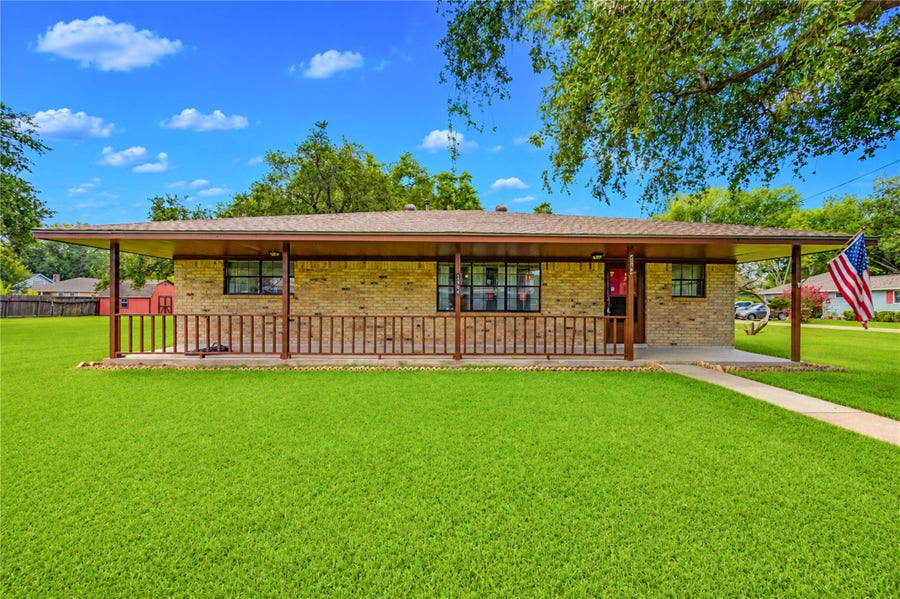 Property photo for 4704 1st Street, Bacliff, TX