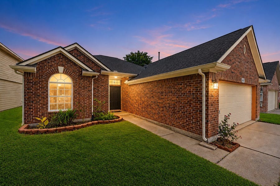 Property photo for 4007 Strawberry Court, Dickinson, TX