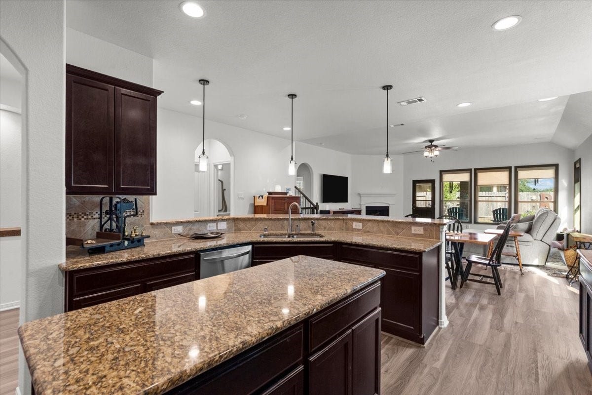 944 Francesca Court, League City, TX 77573 944 Francesca Court, League City, TX 77573