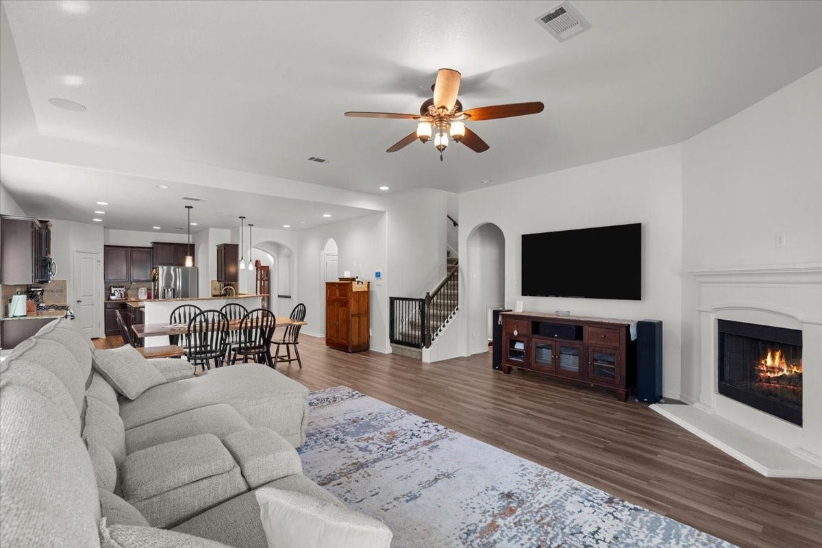 944 Francesca Court, League City, TX 77573 944 Francesca Court, League City, TX 77573