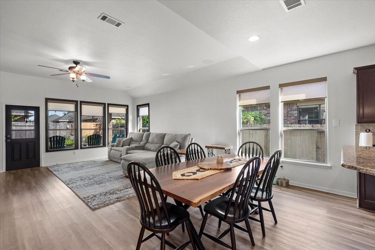 944 Francesca Court, League City, TX 77573 944 Francesca Court, League City, TX 77573