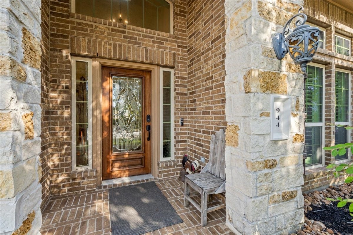 944 Francesca Court, League City, TX 77573 Front door