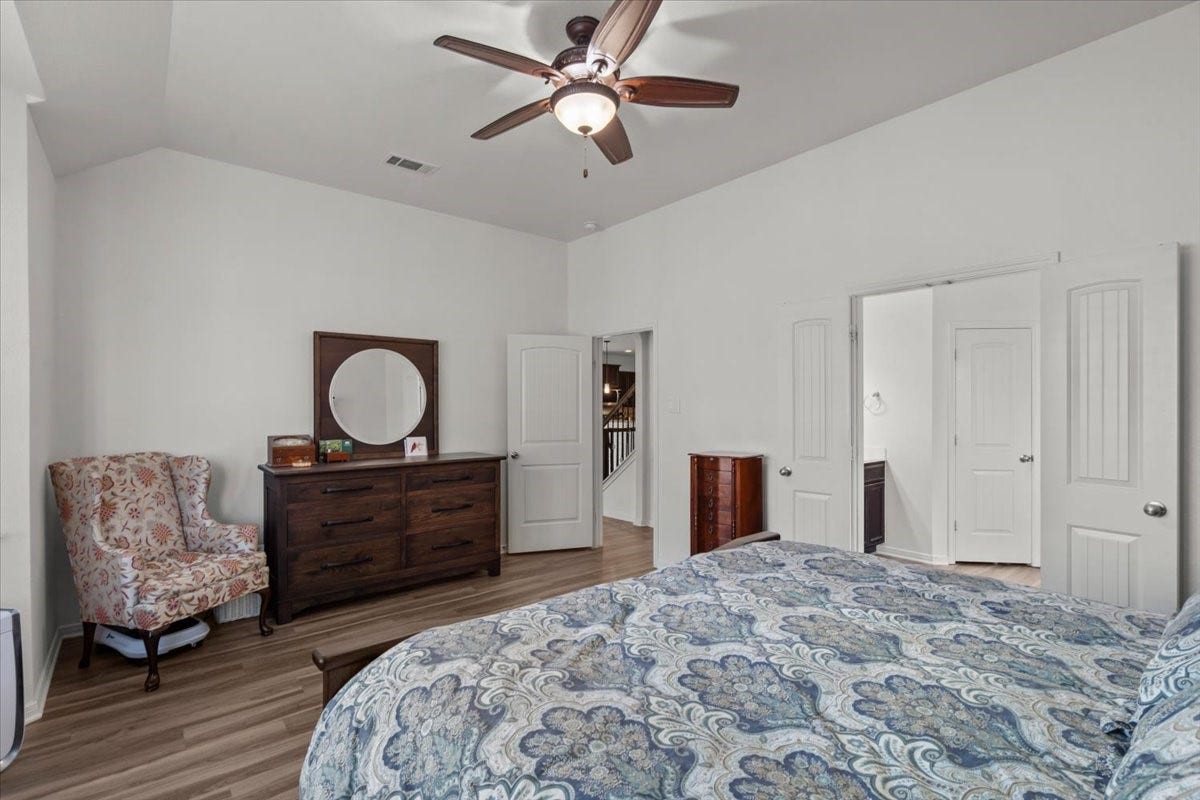 944 Francesca Court, League City, TX 77573 Primary bedroom