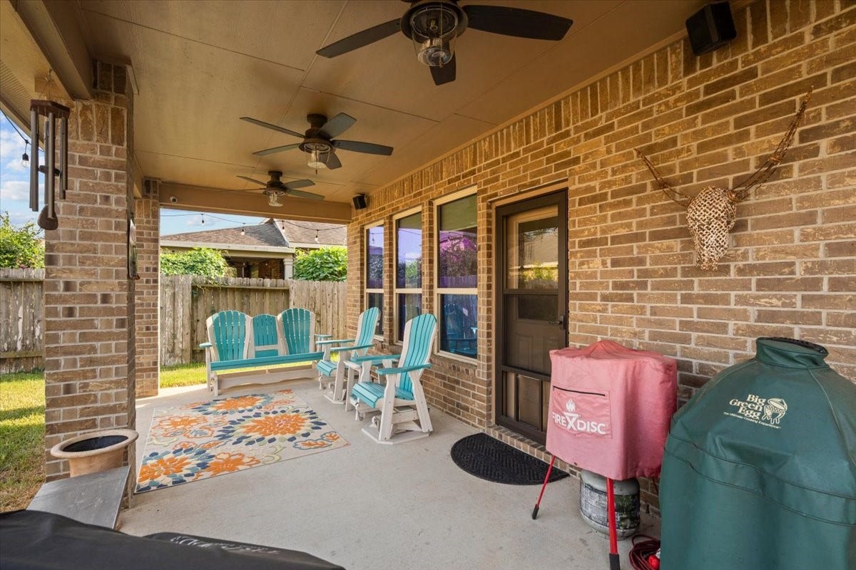 944 Francesca Court, League City, TX 77573 Patio area