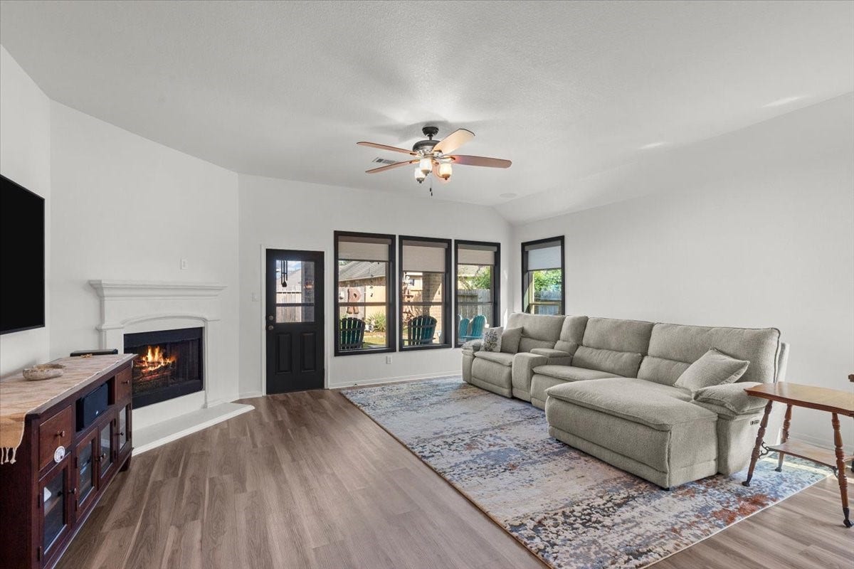 944 Francesca Court, League City, TX 77573 944 Francesca Court, League City, TX 77573