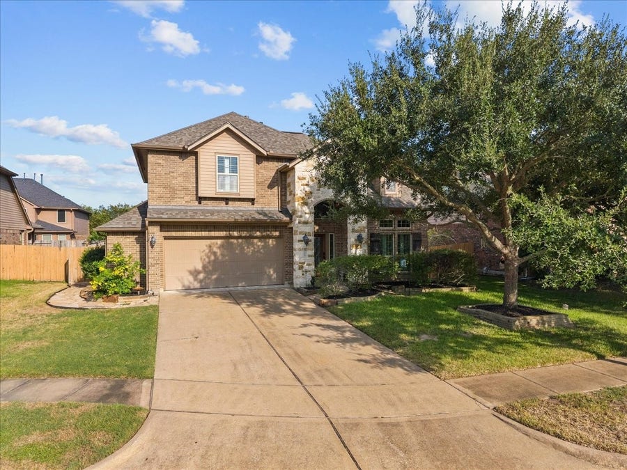 Property photo for 944 Francesca Court, League City, TX
