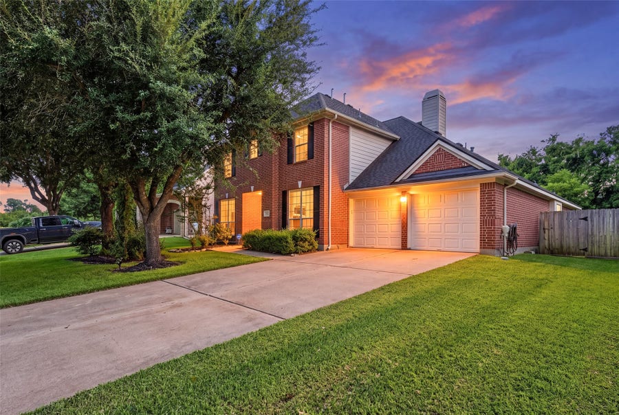 Property photo for 8519 Babbling Brook Court, Sugar Land, TX