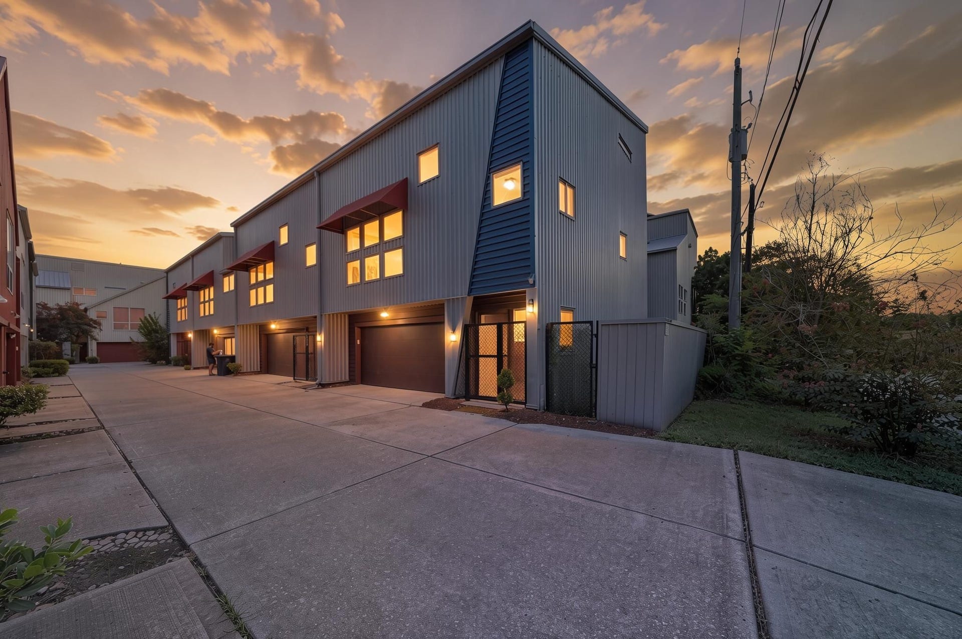 6128 Grand Boulevard, Houston, TX 77021 The corner-lot setting helps the home feel more open, with extra exposure and a stronger street presence. Its location within Hermann Park Lofts gives the property a distinct inner-loop feel.