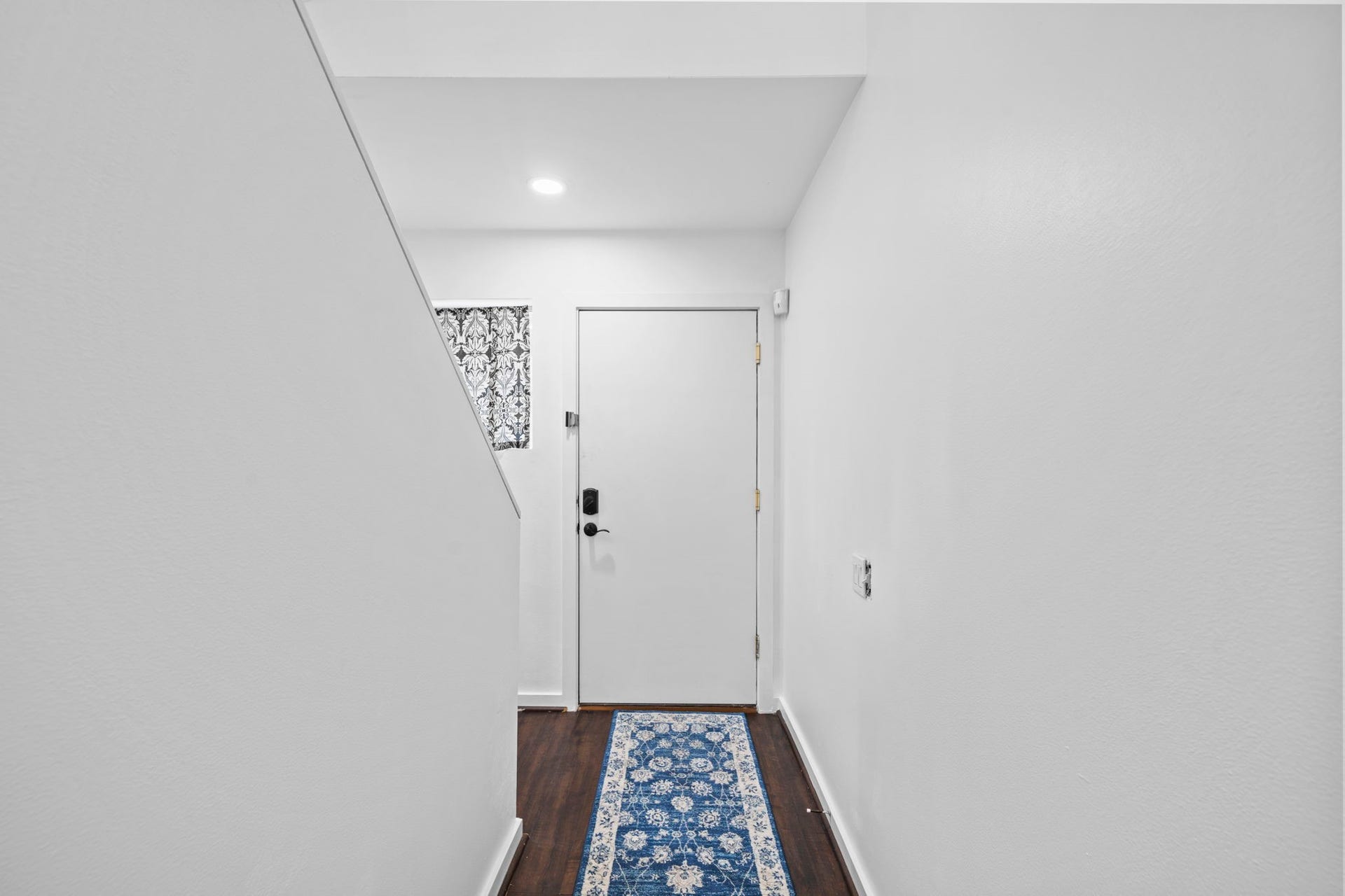 6128 Grand Boulevard, Houston, TX 77021 Entry