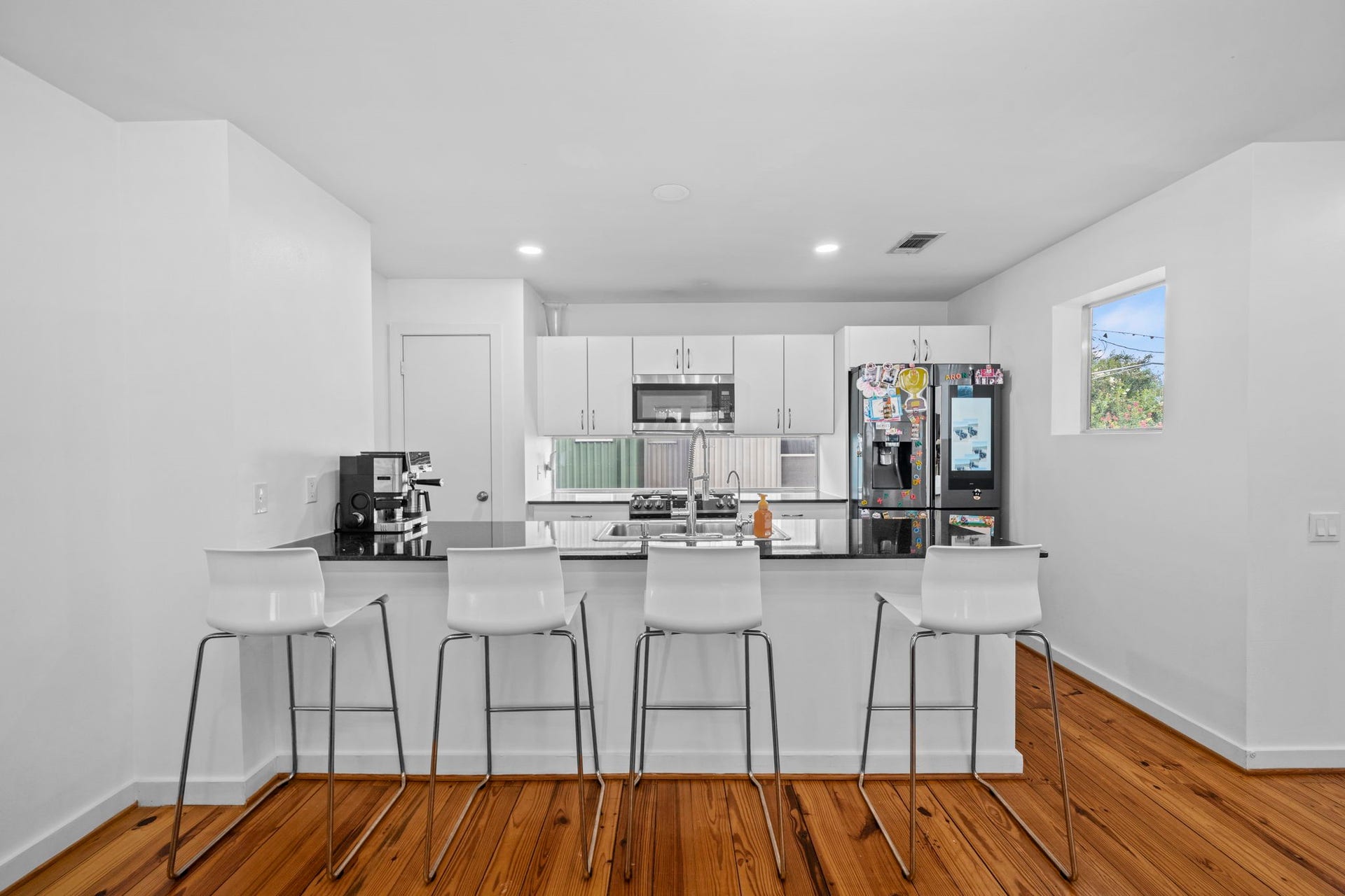 6128 Grand Boulevard, Houston, TX 77021 Kitchen