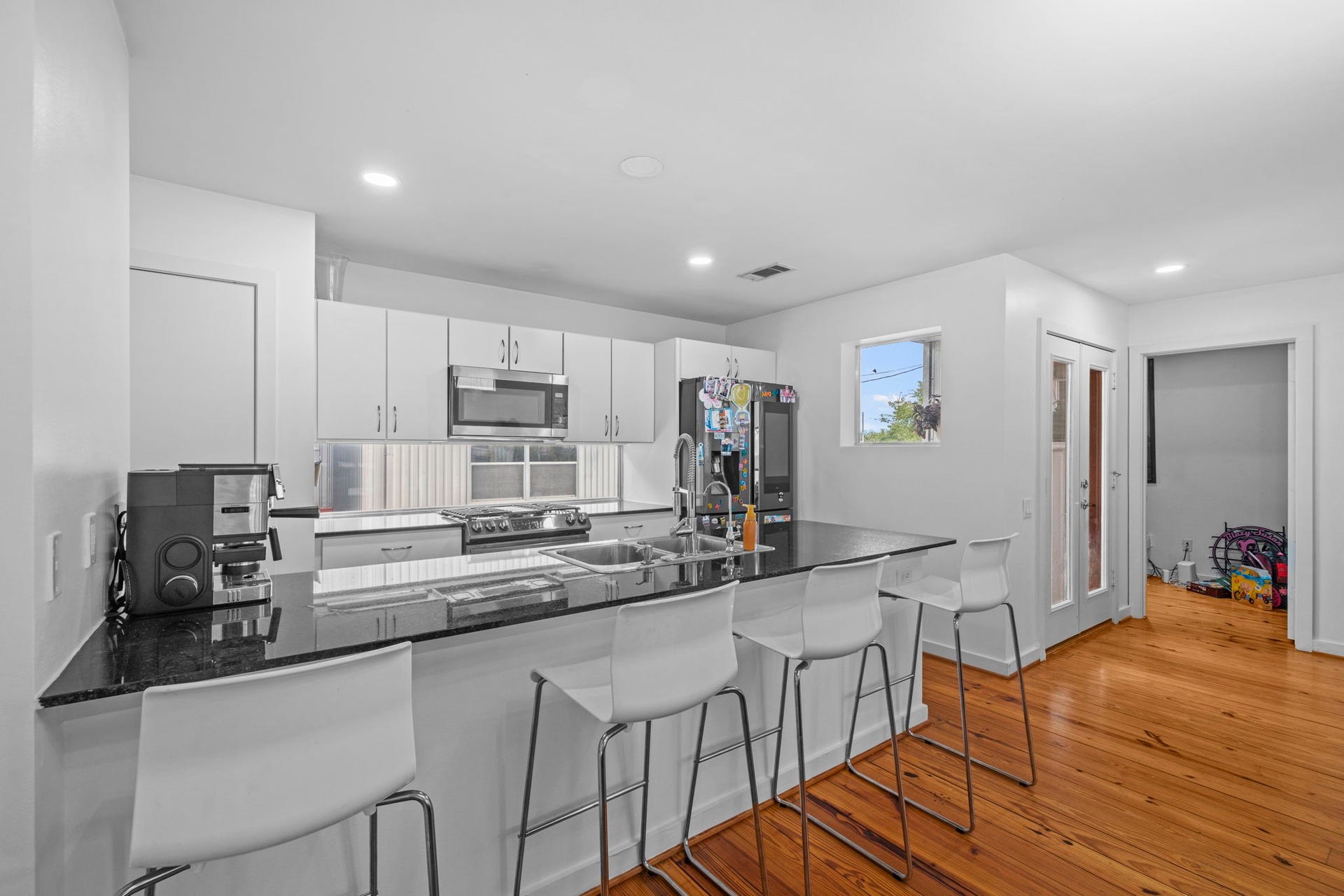 6128 Grand Boulevard, Houston, TX 77021 Kitchen