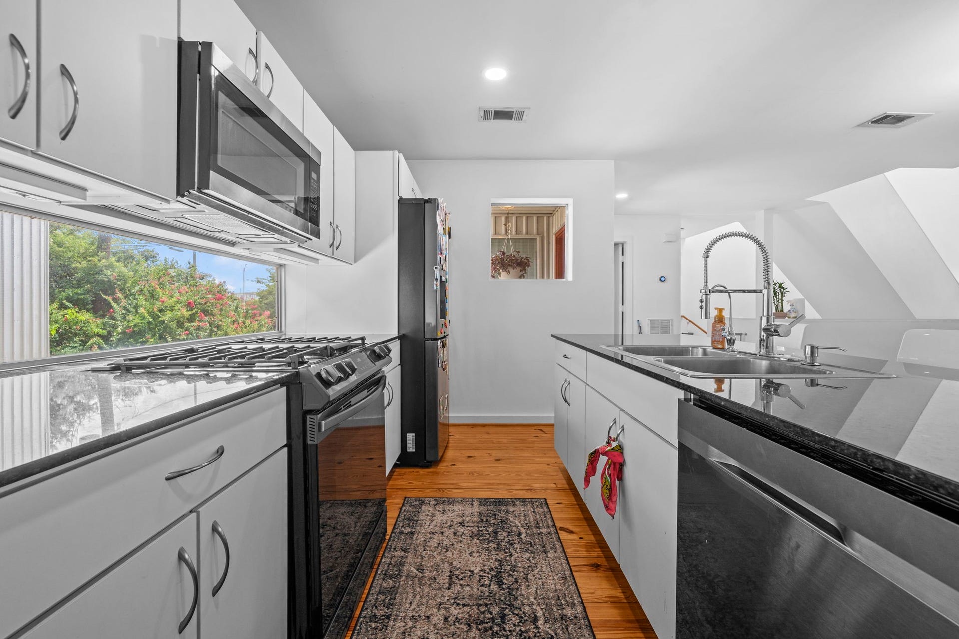 6128 Grand Boulevard, Houston, TX 77021 Kitchen