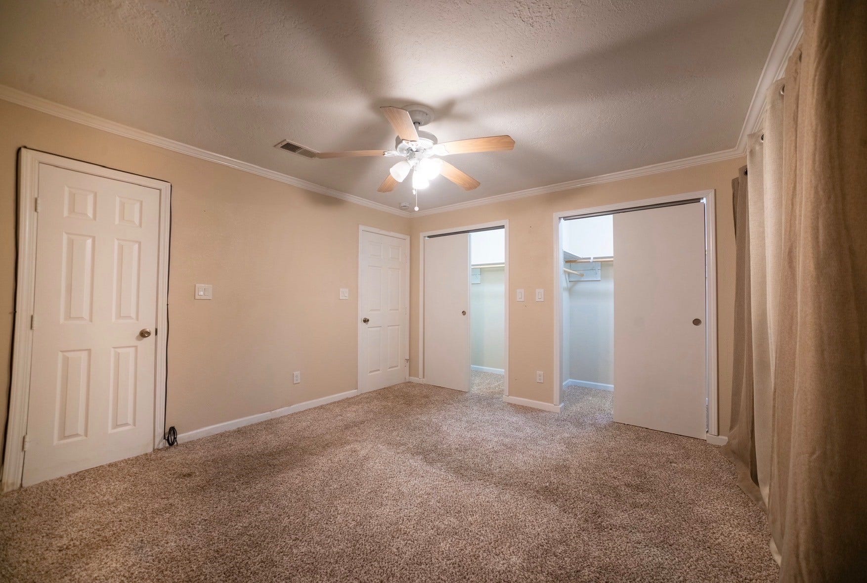 2117 Pecan Street, Dickinson, TX 77539 2117 Pecan Street, Dickinson, TX 77539