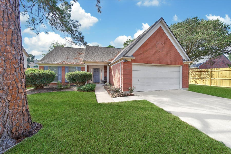 Property photo for 5531 Ginger Bell Drive, Houston, TX