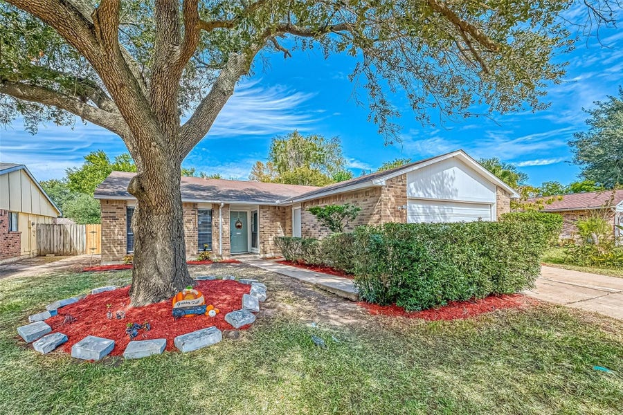 Property photo for 17414 N Yorkglen Drive, Houston, TX