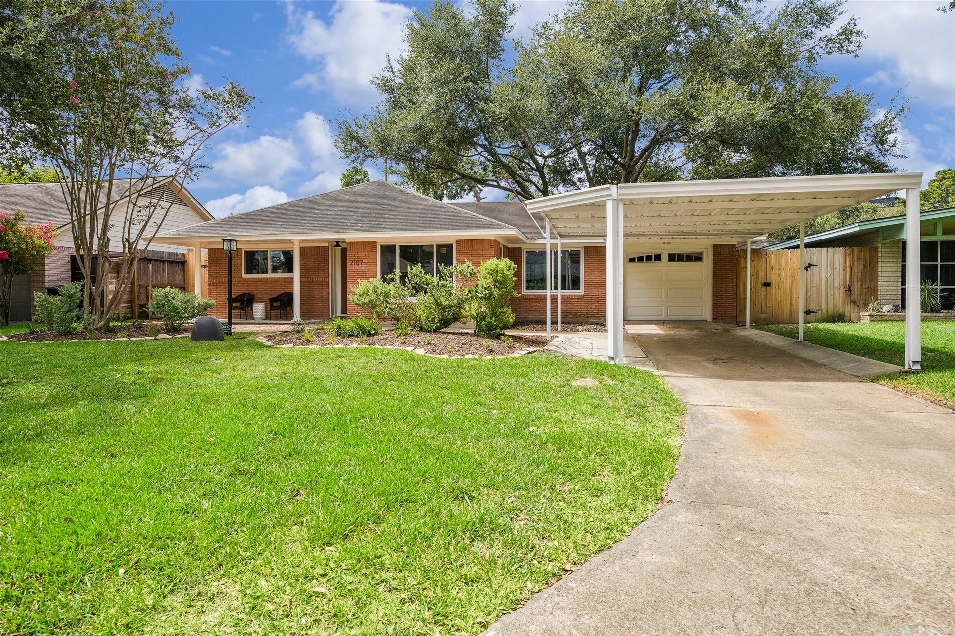 2107 Wilde Rock Way, Houston, TX 77018 2107 Wilde Rock Way, Houston, TX 77018