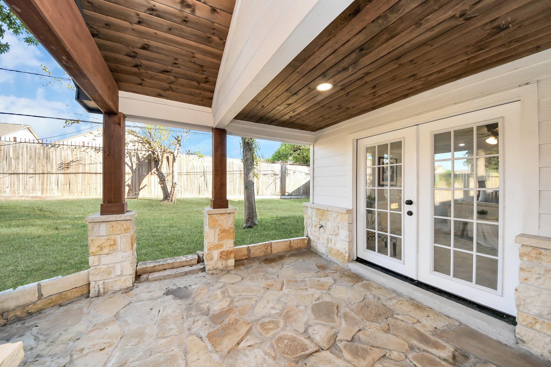 10038 Westview Drive, Houston, TX 77055